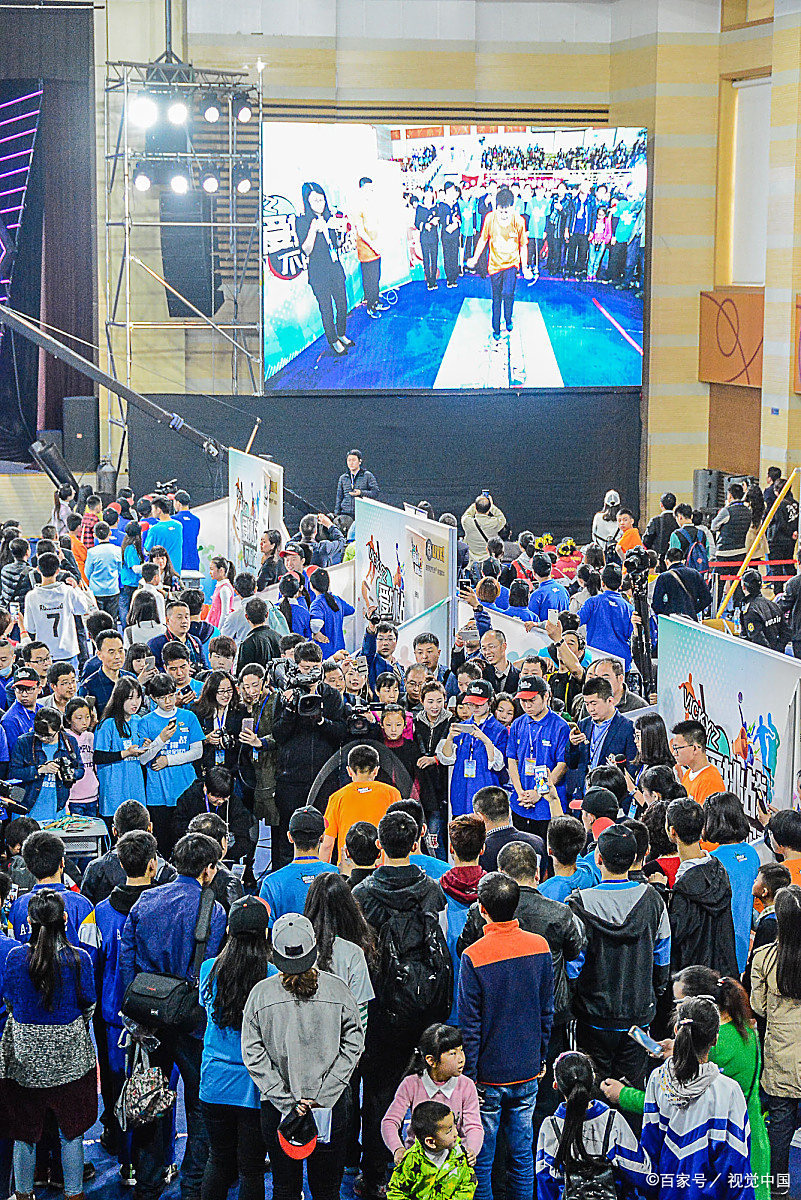 精彩绝伦的比赛激发了观众的热情 精彩绝伦的比赛激发了观众的热情